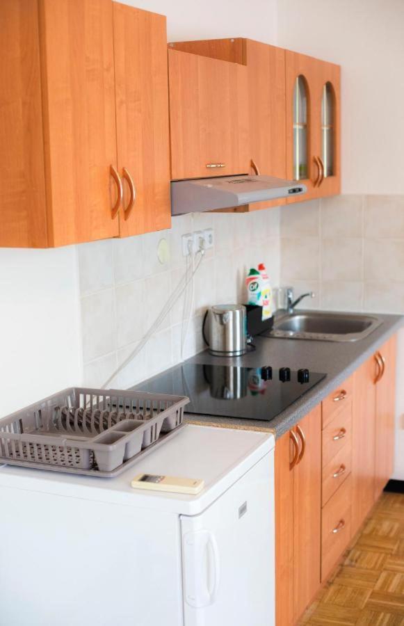 Thai Sun Hostel Πράγα Εξωτερικό φωτογραφία
