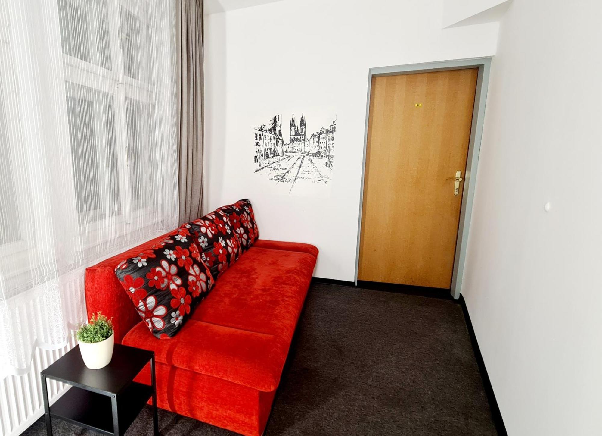 Thai Sun Hostel Πράγα Εξωτερικό φωτογραφία