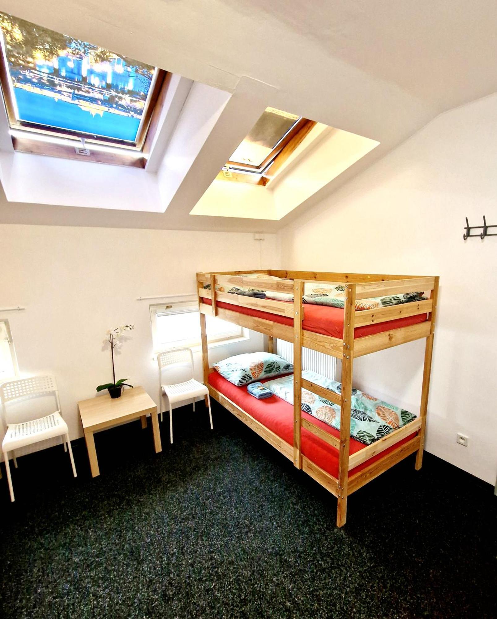 Thai Sun Hostel Πράγα Δωμάτιο φωτογραφία